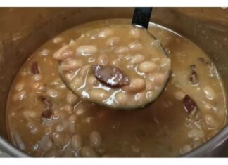 Doktorka otkrila koji sastojak se obavezno dodaje u pasulj da ne bi nadimao: NIKAKO ga ne potapajte u vodu, već… Doktorka otkrila koji sastojak se obavezno dodaje u pasulj da ne bi nadimao: NIKAKO ga ne potapajte u vodu, već…