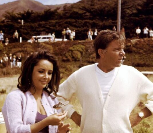 Elizabet Tejlor je 5 puta lomila kičmu, a onda je zakasnila na sopstvenu sahranu: Kad je pogrebnik pročitao njene poslednje reči – nastao je muk Elizabet Tejlor je 5 puta lomila kičmu, a onda je zakasnila na sopstvenu sahranu: Kad je pogrebnik pročitao njene poslednje reči - nastao je muk