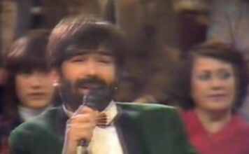 Evrovizija ga je proslavila, a do uspeha prešao trnovit put: Na vrhuncu slave se povukao iz razloga zbog kog su mu mnogi Jugosloveni skidali kapu Evrovizija ga je proslavila, a do uspeha prešao trnovit put: Na vrhuncu slave se povukao iz razloga zbog kog su mu mnogi Jugosloveni skidali kapu