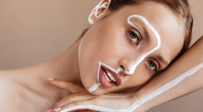 Face Sculpting – Prirodni „lifting“ koji je doslovno na dohvat ruke Face Sculpting - Prirodni „lifting“ koji je doslovno na dohvat ruke