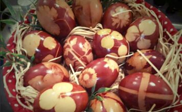 Farbanje jaja lukovinom: Najjednostavnija metoda stara preko 100 godina Farbanje jaja lukovinom: Najjednostavnija metoda stara preko 100 godina