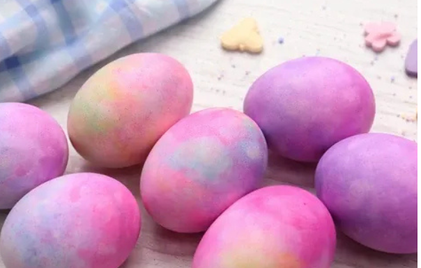 Farbanje jaja SODOM BIKARBONOM je hit na mrežama: MAGIČNE ŠARE dobijaju se na potpuno prirodan način Farbanje jaja SODOM BIKARBONOM je hit na mrežama: MAGIČNE ŠARE dobijaju se na potpuno prirodan način