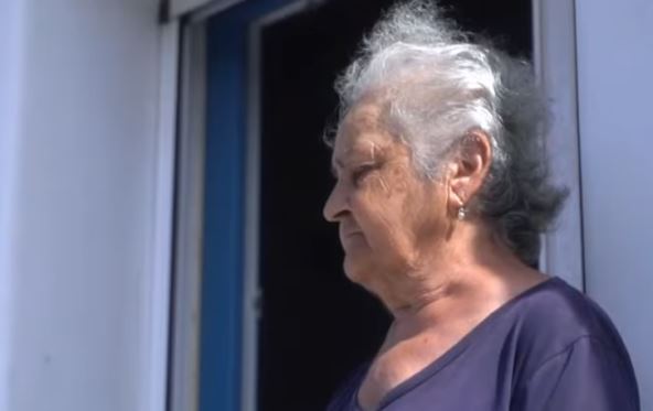 Irina je jedina stanovnica ostrva usred Egejskog mora: Živi okružena životinjama bez igde ikog, njen život je zaista neverovatan Irina je jedina stanovnica ostrva usred Egejskog mora: Živi okružena životinjama bez igde ikog, njen život je zaista neverovatan