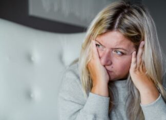 “Ja nemam rak, bolovi koje osećam su sigurno od ležanja”: Dr Andrijić o 7 faza kroz koje prolazi svaki onkološki pacijent "Ja nemam rak, bolovi koje osećam su sigurno od ležanja": Dr Andrijić o 7 faza kroz koje prolazi svaki onkološki pacijent