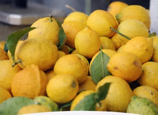 Jedite limun na ovaj način i zaštitite se od depresije i suvišnih kilograma Jedite limun na ovaj način i zaštitite se od depresije i suvišnih kilograma