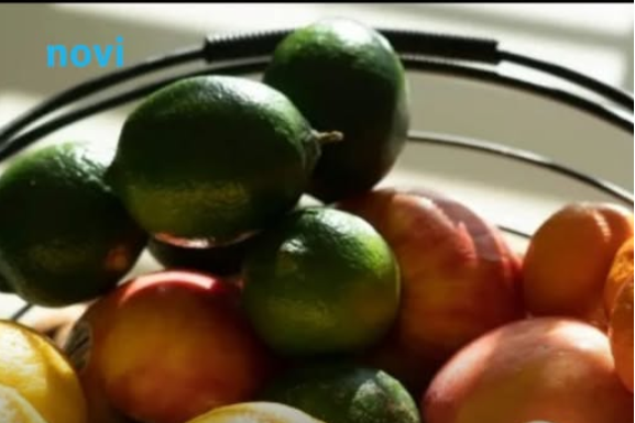 Jedite svaki dan ovo voće: Ubrzava probavu, čuva srce i jača imunitet, a dobro je i za oči Jedite svaki dan ovo voće: Ubrzava probavu, čuva srce i jača imunitet, a dobro je i za oči