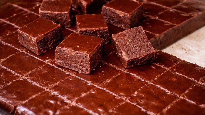 Jeftino i brzo: Čokoladna halva za 15 minuta Jeftino i brzo: Čokoladna halva za 15 minuta