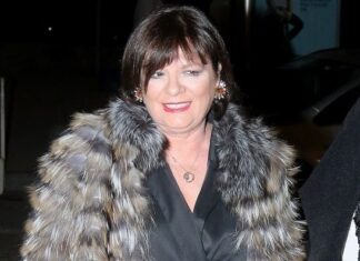 Kad je odlučila da napusti školu dobila je šamar koji i danas pamti: Naša glumica udala se sa 19, a imala je 5 godina kada joj je budući muž dolazio u kuću Kad je odlučila da napusti školu dobila je šamar koji i danas pamti: Naša glumica udala se sa 19, a imala je 5 godina kada joj je budući muž dolazio u kuću