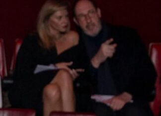 Kad se Melina rodila, Jeffrey je imao 23 godine: Ko je bogati biznismen koji je zaručio bivšu suprugu Harisa Džinovića Kad se Melina rodila, Jeffrey je imao 23 godine: Ko je bogati biznismen koji je zaručio bivšu suprugu Harisa Džinovića