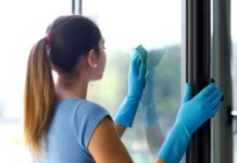 Kako da „izbrišete“ ogrebotine sa stakla uz samo 2 stvari koje već imate kod kuće Kako da „izbrišete“ ogrebotine sa stakla uz samo 2 stvari koje već imate kod kuće