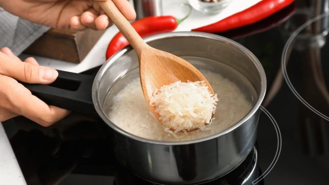 Kako skuhati rižu da ne bude kašasta 1 korak svi preskaču! Kako skuhati rižu da ne bude kašasta 1 korak svi preskaču!