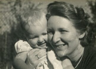 Marija je ’72. rodila bolesnog sina i ostavila ga: 18 godina kasnije našao je majku, a onda je usledio jeziv scenario, stare fotografije otkrile su šok istinu Marija je '72. rodila bolesnog sina i ostavila ga: 18 godina kasnije našao je majku, a onda je usledio jeziv scenario, stare fotografije otkrile su šok istinu