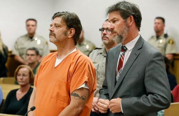 Marko kupi svog 13-godišnjeg sina sa aerodroma i to je poslednji put da je viđen živ: Godinama kasnije njegov brat pronalazi jezive slike koje otkrivaju ubicu Marko kupi svog 13-godišnjeg sina sa aerodroma i to je poslednji put da je viđen živ: Godinama kasnije njegov brat pronalazi jezive slike koje otkrivaju ubicu