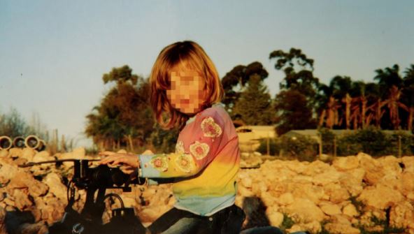 Milena je ’97 s majkom iz Bosne izbegla u Beograd saznavši da joj je tata poginuo: Na maturi se pojavio čovek zbog koje se njena majka rasplakala Milena je '97 s majkom iz Bosne izbegla u Beograd saznavši da joj je tata poginuo: Na maturi se pojavio čovek zbog koje se njena majka rasplakala