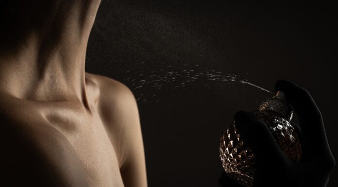 Muškarci otkrivaju top 5 ženskih parfema koje smatraju najprivlačnijim Muškarci otkrivaju top 5 ženskih parfema koje smatraju najprivlačnijim