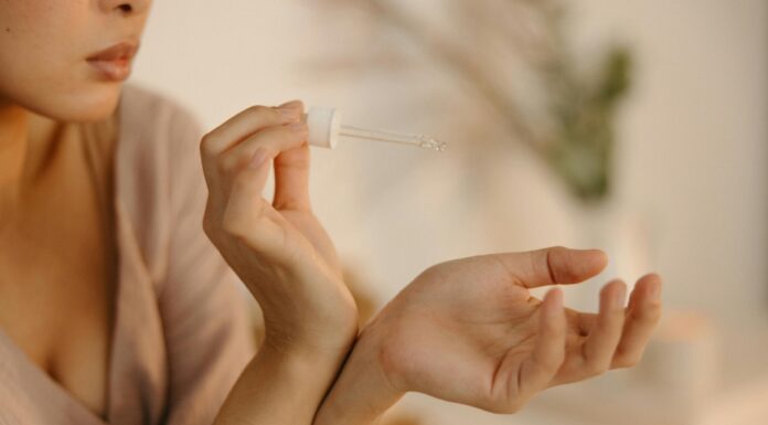 Najbolji serumi za lice za sjajnu, čvrstu i blistavu kožu Najbolji serumi za lice za sjajnu, čvrstu i blistavu kožu