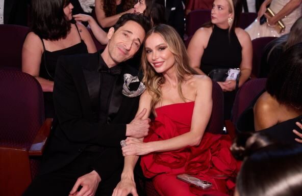 Najlepši ljubavni parovi na dodeli Oskara 2026: Jedan par spojen zbog marketinga, druge veže nezdrava ljubav, a njih… Najlepši ljubavni parovi na dodeli Oskara 2026: Jedan par spojen zbog marketinga, druge veže nezdrava ljubav, a njih...