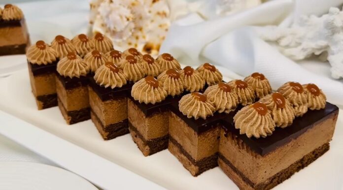 Najpenastiji i najkremastiji čokoladni kolač: Bez brašna je, topi se u ustima Najpenastiji i najkremastiji čokoladni kolač: Bez brašna je, topi se u ustima