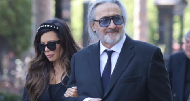 Nakon burnih godina i žestokih svađa, zakopali ratne sjekire – pomirili se Nikolina Pišek i Miša Grof: ‘Nije bilo lako’ Nakon burnih godina i žestokih svađa, zakopali ratne sjekire – pomirili se Nikolina Pišek i Miša Grof: ‘Nije bilo lako’