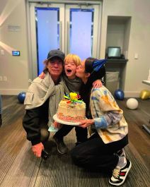 “Naš brak bio je gotova na dan venčanja”: Varao je i sa muškarcima i sa ženama pa završio sa 44 godine mlađom, a ona veća dama nego ikada "Naš brak bio je gotova na dan venčanja": Varao je i sa muškarcima i sa ženama pa završio sa 44 godine mlađom, a ona veća dama nego ikada