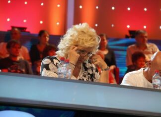 Naša pevačica bila je jedva punoletna kad se udala za čuvenog harmonikaša pa doživela tragediju: Na jeziv način predvideo je svoju smrt Naša pevačica bila je jedva punoletna kad se udala za čuvenog harmonikaša pa doživela tragediju: Na jeziv način predvideo je svoju smrt