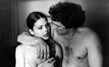 Ne zna se ko je otac njene ćerke koja nosi njeno prezime al po lepoti joj nije ni do kolena: Glumica zbog Putina umalo završila u zatvoru, a njemu bila švalerka Ne zna se ko je otac njene ćerke koja nosi njeno prezime al po lepoti joj nije ni do kolena: Glumica zbog Putina umalo završila u zatvoru, a njemu bila švalerka