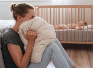 Nesrećan brak više pogađa majke nego očeve: “Njegova hladnoća je pretvara u njenu najgoru verziju” Nesrećan brak više pogađa majke nego očeve: “Njegova hladnoća je pretvara u njenu najgoru verziju”