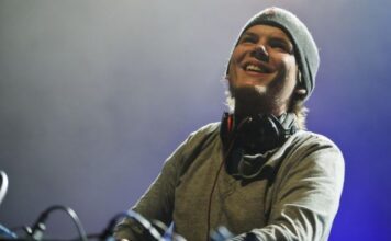 Od malih nogu bolovao od mentalnih bolesti a gurnut je u surovi svet šoubiznisa iz kog nije uspeo da se izvuče živ: Zbog njegova molbe pred smrt naježićete se Od malih nogu bolovao od mentalnih bolesti a gurnut je u surovi svet šoubiznisa iz kog nije uspeo da se izvuče živ: Zbog njegova molbe pred smrt naježićete se