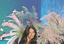 Ovako Adrijana Lima izgleda bez trunke šminke: Svi u čudu gledaju njeno lice bez filtera Ovako Adrijana Lima izgleda bez trunke šminke: Svi u čudu gledaju njeno lice bez filtera