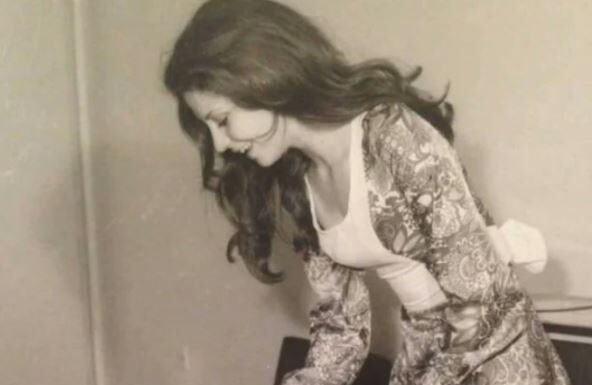 Ovako su žene u Iranu izgledale pre Islamske revolucije: Slike u kupćem kostimu i mini suknjama izazivaju šok i nevericu Ovako su žene u Iranu izgledale pre Islamske revolucije: Slike u kupćem kostimu i mini suknjama izazivaju šok i nevericu