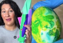 Ovo je definitivno najjednostavniji način farbanja jaja: A rezultat je fenomenalan Ovo je definitivno najjednostavniji način farbanja jaja: A rezultat je fenomenalan