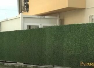 Ovo je kuća famozne Tee Tairović: Ovdje pjevačica živi sa majkom, sirotinjski PVC kontejner daleko od centra grada Ovo je kuća famozne Tee Tairović: Ovdje pjevačica živi sa majkom, sirotinjski PVC kontejner daleko od centra grada