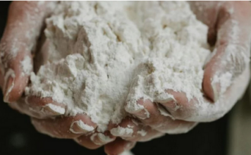 Pet znakova da je brašno pokvareno: Ako primijetite ovo, bolje ga bacite Pet znakova da je brašno pokvareno: Ako primijetite ovo, bolje ga bacite