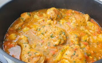 Pileći paprikaš po najstarijem receptu: Jedan sastojak daje mu poseban ukus Pileći paprikaš po najstarijem receptu: Jedan sastojak daje mu poseban ukus