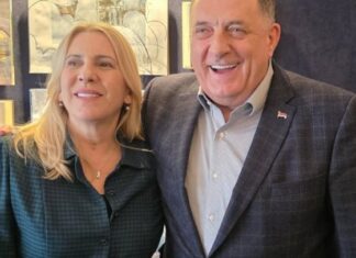 Pod hidžabom na izbor za Miss: “Kako ti misliš da predstavljaš njemačku ženu?” Pod hidžabom na izbor za Miss: “Kako ti misliš da predstavljaš njemačku ženu?”