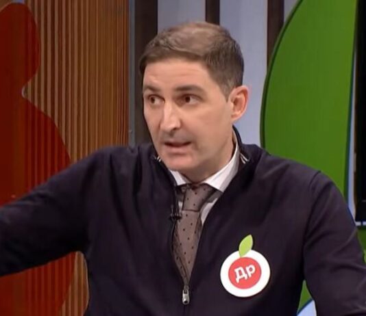 “Pojedite ovu namirnicu za doručak i očistićete creva i ceo organizam, držite se pravila dve kašike”: Tvrdi doktor Dejan Čubrilo "Pojedite ovu namirnicu za doručak i očistićete creva i ceo organizam, držite se pravila dve kašike": Tvrdi doktor Dejan Čubrilo