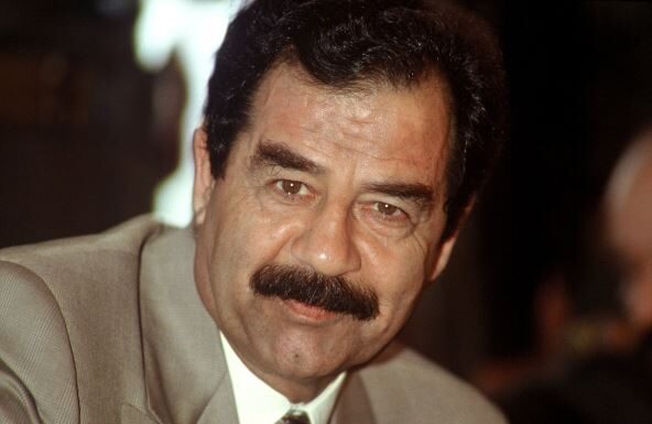 Poslednje reči Sadama Huseina pre pogubljenja bile su užasavajuće: Pred smrt jeo skromni obrok, a u rukama je imao ovo kad su ga izveli Poslednje reči Sadama Huseina pre pogubljenja bile su užasavajuće: Pred smrt jeo skromni obrok, a u rukama je imao ovo kad su ga izveli