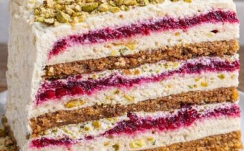POSNA pistać torta bez jaja i mleka – kraljica svečanog stola… POSNA pistać torta bez jaja i mleka – kraljica svečanog stola…