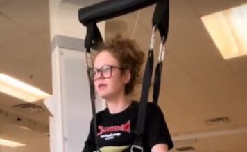 “Probudila sam se sa trncima u prstima i završila paralisana”: Bezazlen osećaj pretvorio život mlade majke u košmar, a epilog priče je moćna poruka "Probudila sam se sa trncima u prstima i završila paralisana": Bezazlen osećaj pretvorio život mlade majke u košmar, a epilog priče je moćna poruka