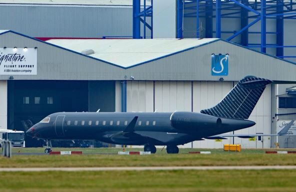 Ronaldo pobegao privatnim avionom iz pakla rata: Dok su se rušile zgrade, hitno usred noći odleteli luksuzom kakav se ne viđa Ronaldo pobegao privatnim avionom iz pakla rata: Dok su se rušile zgrade, hitno usred noći odleteli luksuzom kakav se ne viđa