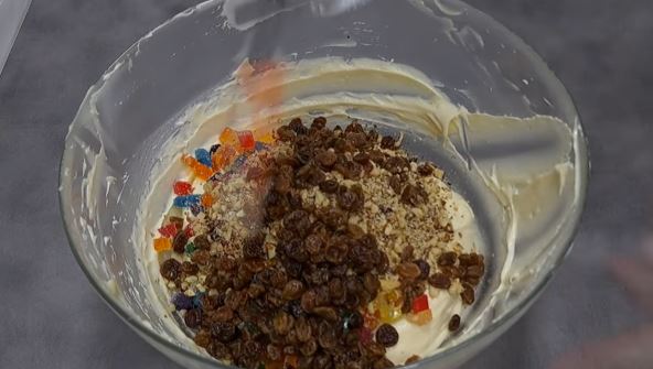 Ruska salata torta: Najbolji domaći recept za neodoljivo kremastu poslasticu koja predivno izgleda i na oko Ruska salata torta: Najbolji domaći recept za neodoljivo kremastu poslasticu koja predivno izgleda i na oko