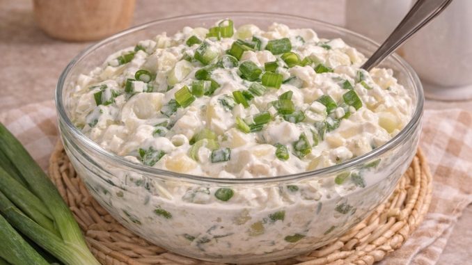 SALATA S MLADIM LUKOM…Bez puno sastojaka, a puni pogodak! SALATA S MLADIM LUKOM…Bez puno sastojaka, a puni pogodak!