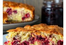 Sočan biskvit na čaše s višnjama iz kompota Sočan biskvit na čaše s višnjama iz kompota