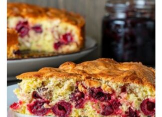 Sočan biskvit na čaše s višnjama iz kompota Sočan biskvit na čaše s višnjama iz kompota