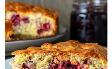 Sočan biskvit na čaše s višnjama iz kompota Sočan biskvit na čaše s višnjama iz kompota