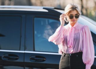 Svaka žena od stila treba da zna za ovu kombinaciju koja pravi savršenu figuru: Prolećni hit Svaka žena od stila treba da zna za ovu kombinaciju koja pravi savršenu figuru: Prolećni hit