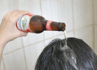 Svaki drugi dan, sipala je FLAŠU PIVA na kosu. Kad pročitate zašto, slijedit ćete njezin primjer! Svaki drugi dan, sipala je FLAŠU PIVA na kosu. Kad pročitate zašto, slijedit ćete njezin primjer!