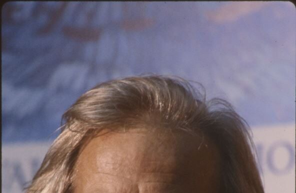 Svi smo obožavali ovog glumca iz Sopota, a on ćerki od 5. godine tajno radio nesnosne stvari: Kad je ona progovorila, majka se skamenila, svet ga zamrzeo Svi smo obožavali ovog glumca iz Sopota, a on ćerki od 5. godine tajno radio nesnosne stvari: Kad je ona progovorila, majka se skamenila, svet ga zamrzeo