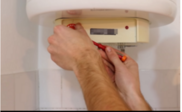 Treba li gasiti bojler dok se tuširamo? Ovo vas može skupo koštati, električari razbijaju mit: ‘Nisam znala za to!‘ Treba li gasiti bojler dok se tuširamo? Ovo vas može skupo koštati, električari razbijaju mit: ‘Nisam znala za to!‘