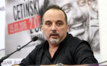 Treća žena Tonija Cetinskog mlađa je od njega 15 godina, a preživela moždani udar: “Ignorisala sam simptome i oduzele su mi se noge i ruke” Treća žena Tonija Cetinskog mlađa je od njega 15 godina, a preživela moždani udar: "Ignorisala sam simptome i oduzele su mi se noge i ruke"